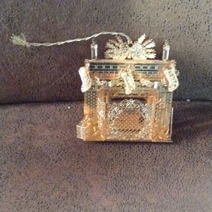 2005 Danbury Mint "Festive Fireplace" Ornament